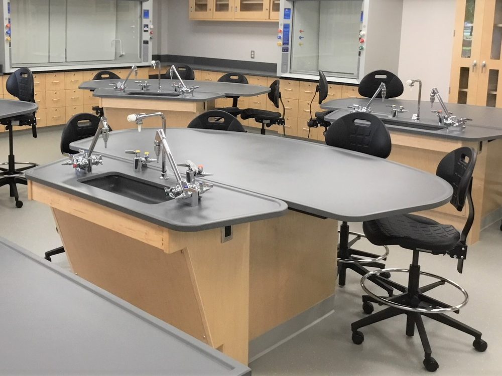 Epoxy benchtop with an undermount molded sink